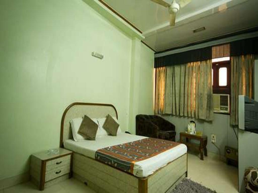 ניו דלהי Hotel Woodland Deluxe חדר תמונה