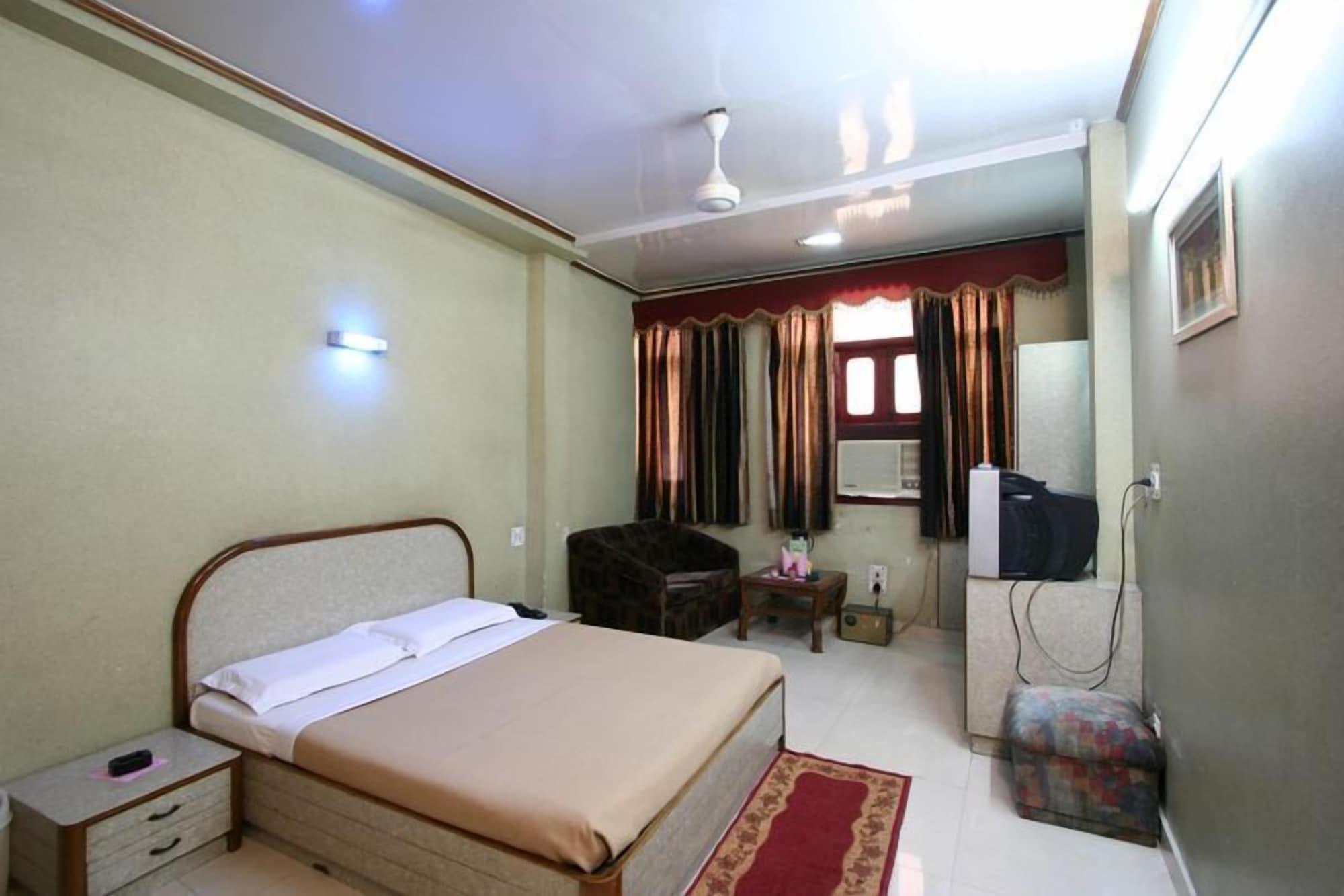 ניו דלהי Hotel Woodland Deluxe מראה חיצוני תמונה