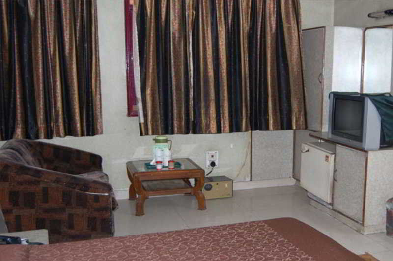 ניו דלהי Hotel Woodland Deluxe מראה חיצוני תמונה