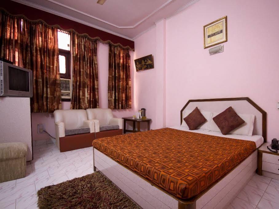 ניו דלהי Hotel Woodland Deluxe מראה חיצוני תמונה